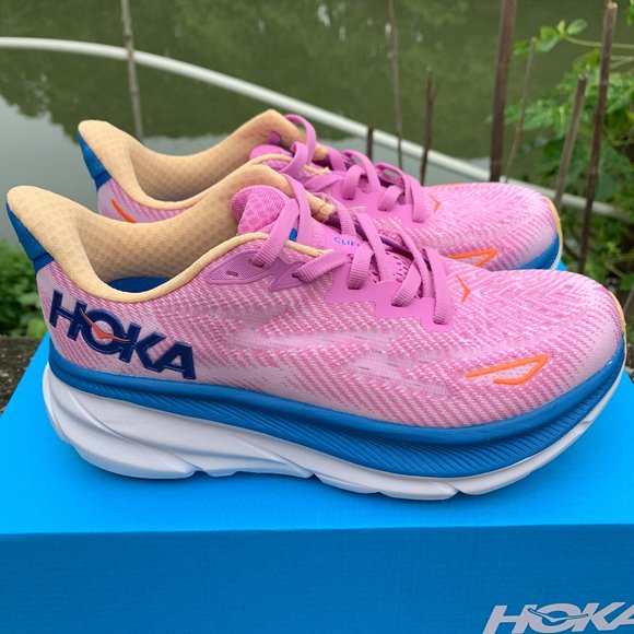 Hoke clifton 9 Pink womens sneakers
